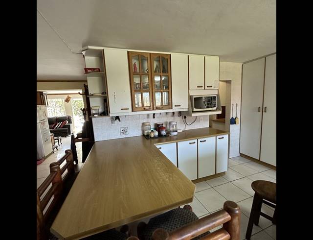 6 BEDROOM HOUSE FOR SALE IN HERSHAM